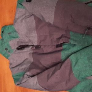 Quicksilver youth size 10 ski/snowboard jacket